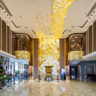 酒店工程灯具安装要找专业的厂家师傅